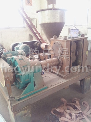 GZL系列干法辗压造粒机